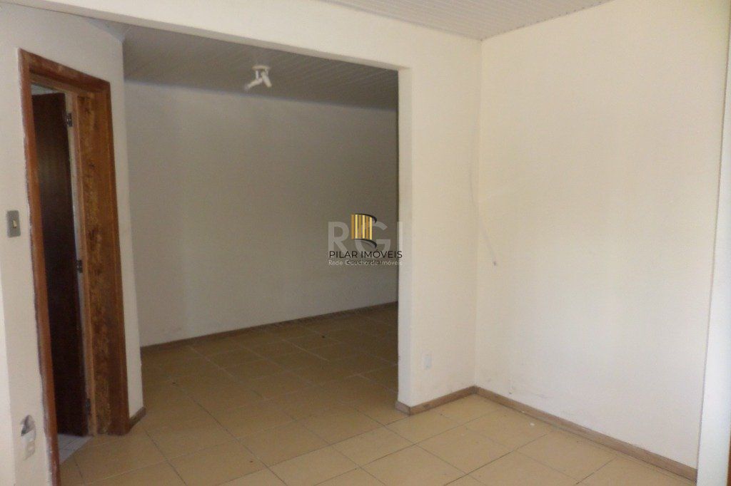Casa na Hípica com 3 dormitórios e 2 vagas