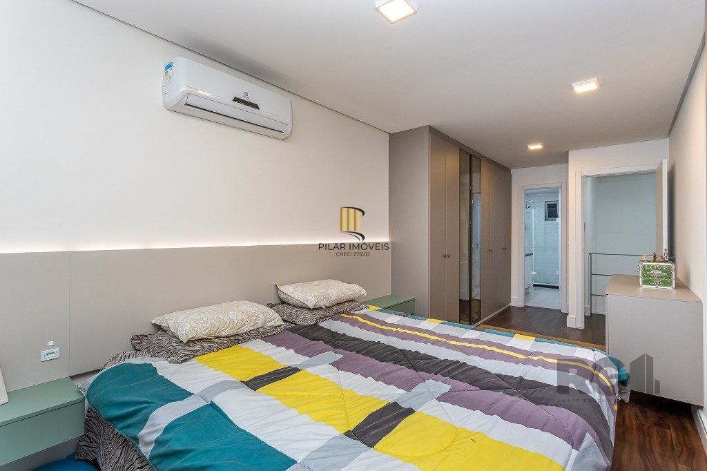 Apartamento DUPLEX no bairro Chácara das Pedras de 2 dormitórios e 2 vagas
