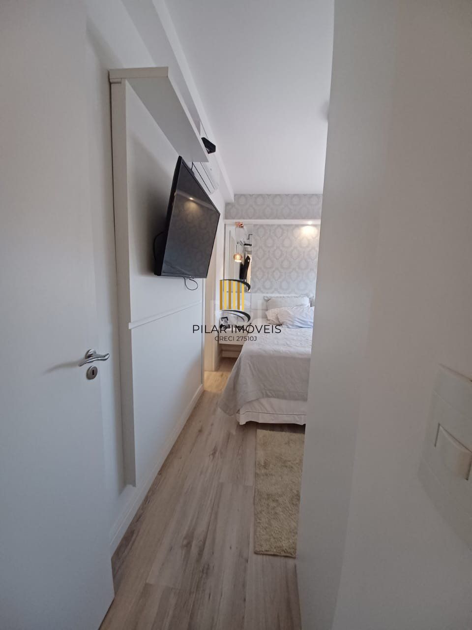 Cobertura duplex na Medianeira de 2 dormitórios e 2 vagas
