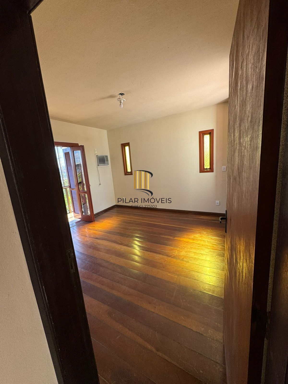 Casa 4 dorms à venda Avenida Manoel Elias, Porto Alegre.