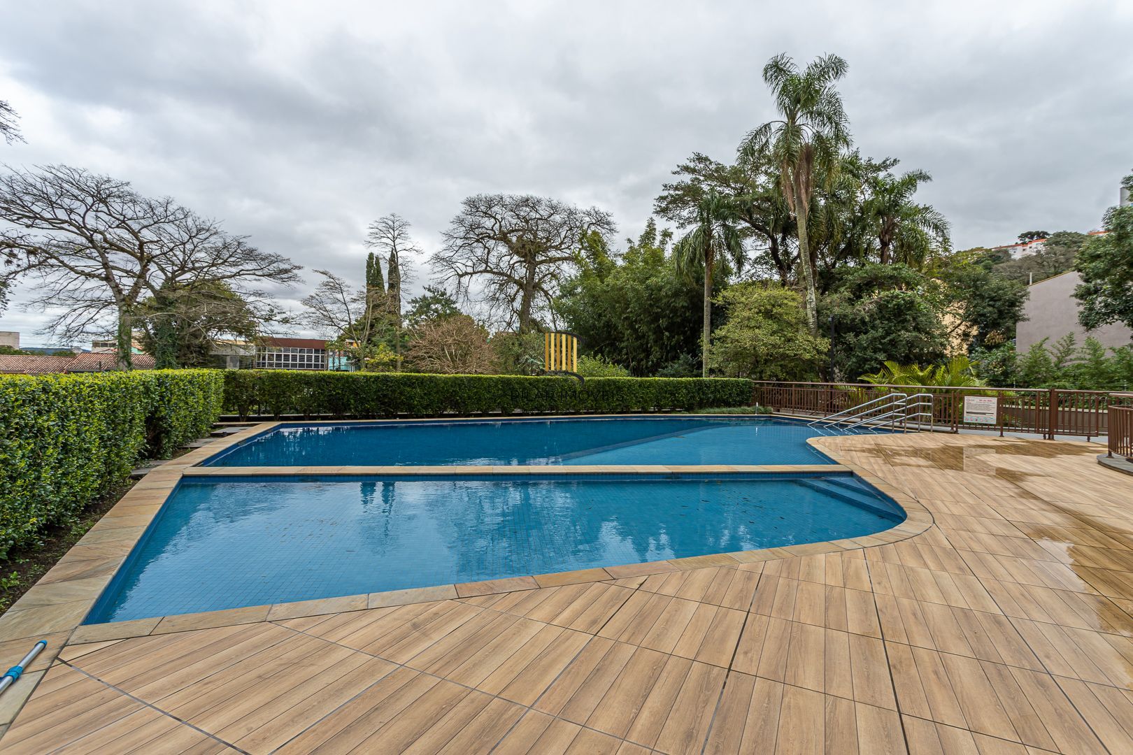 Apartamento no bairro Teresópolis de 2 dormitórios vaga e infra