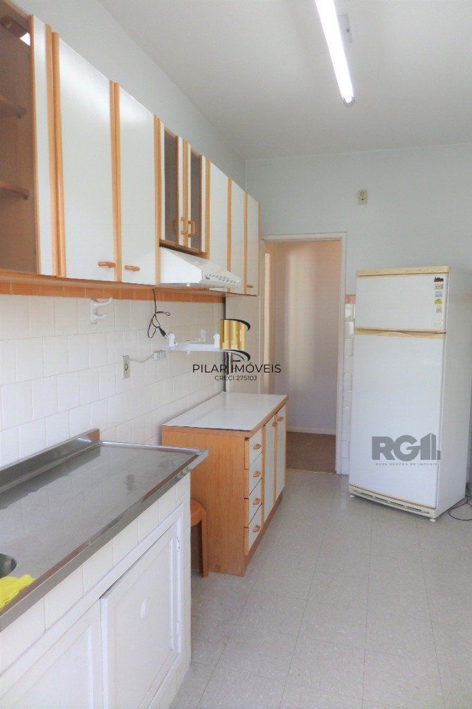 Apartamento no bairro Rio Branco de 2 dormitórios desocupado