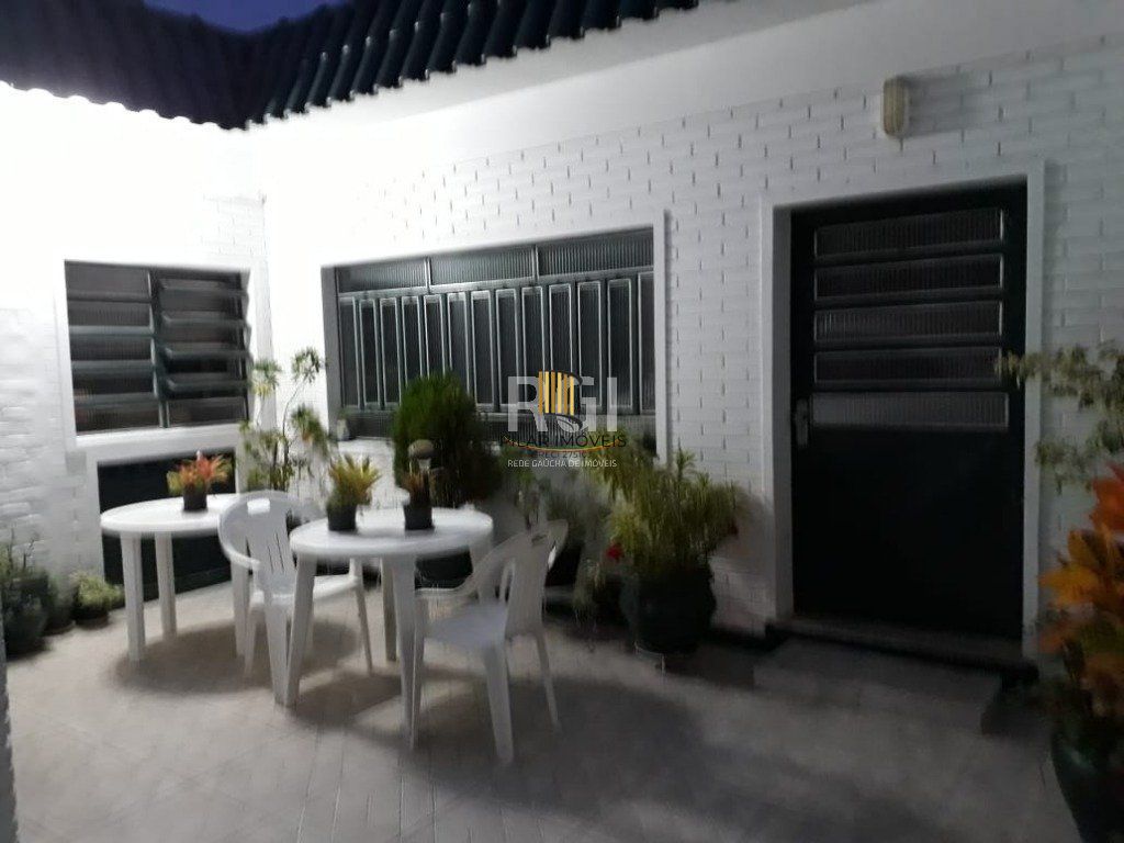 Casa para Venda - 197m², 3 dormitórios, 4 vagas - Sarandi