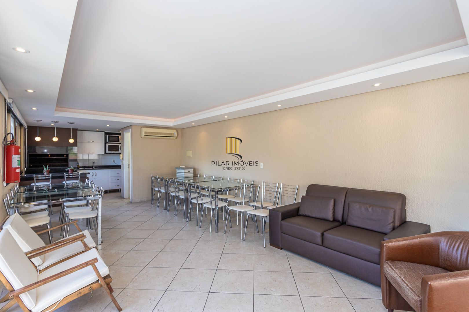 Apartamento no bairro Mont Serrat de 2 suítes e 2 vagas DESOCUPADO