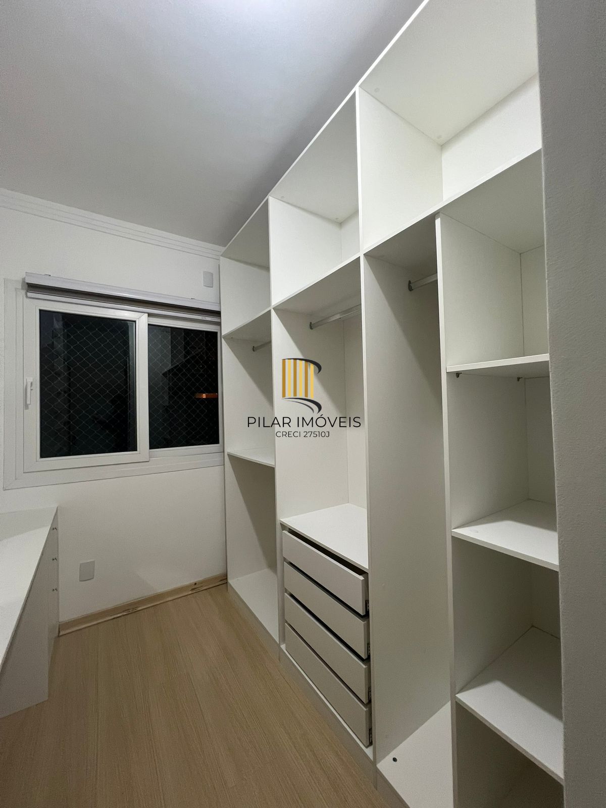 Casa sobrado em Gravatai de 3 dormitórios e 2 vagas