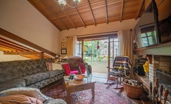 Casa em Gramado de 4 dormitórios e  4 vagas