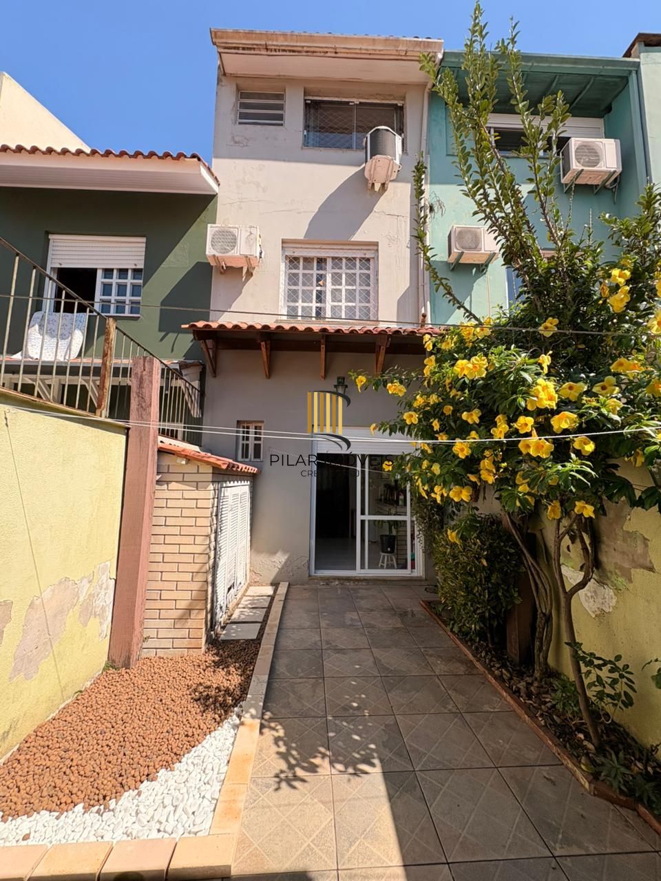 Casa sobrado de 3 dormitórios e 2 vagas