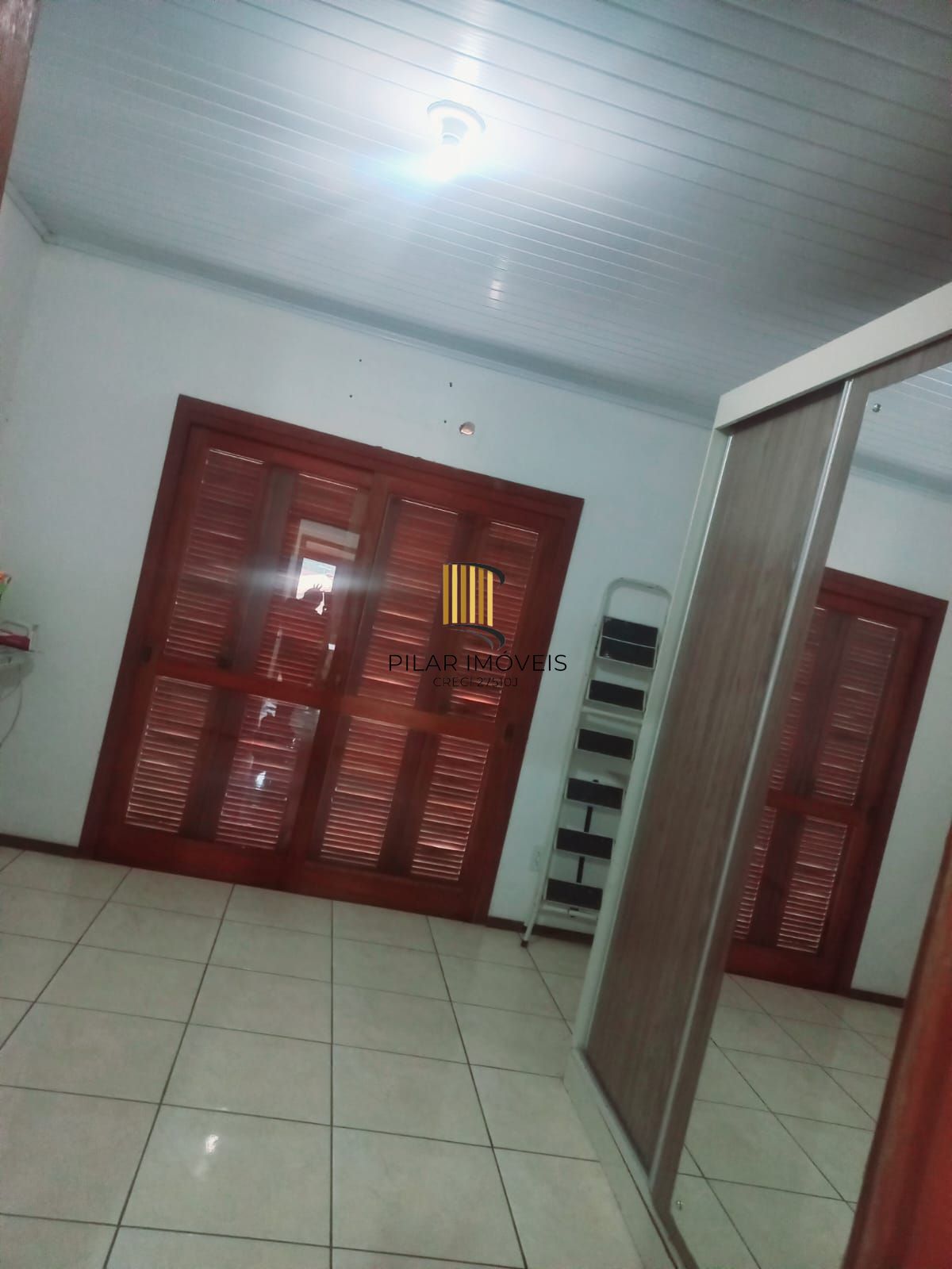 Casa 2 dormitórios no bairro Jardim Algarve