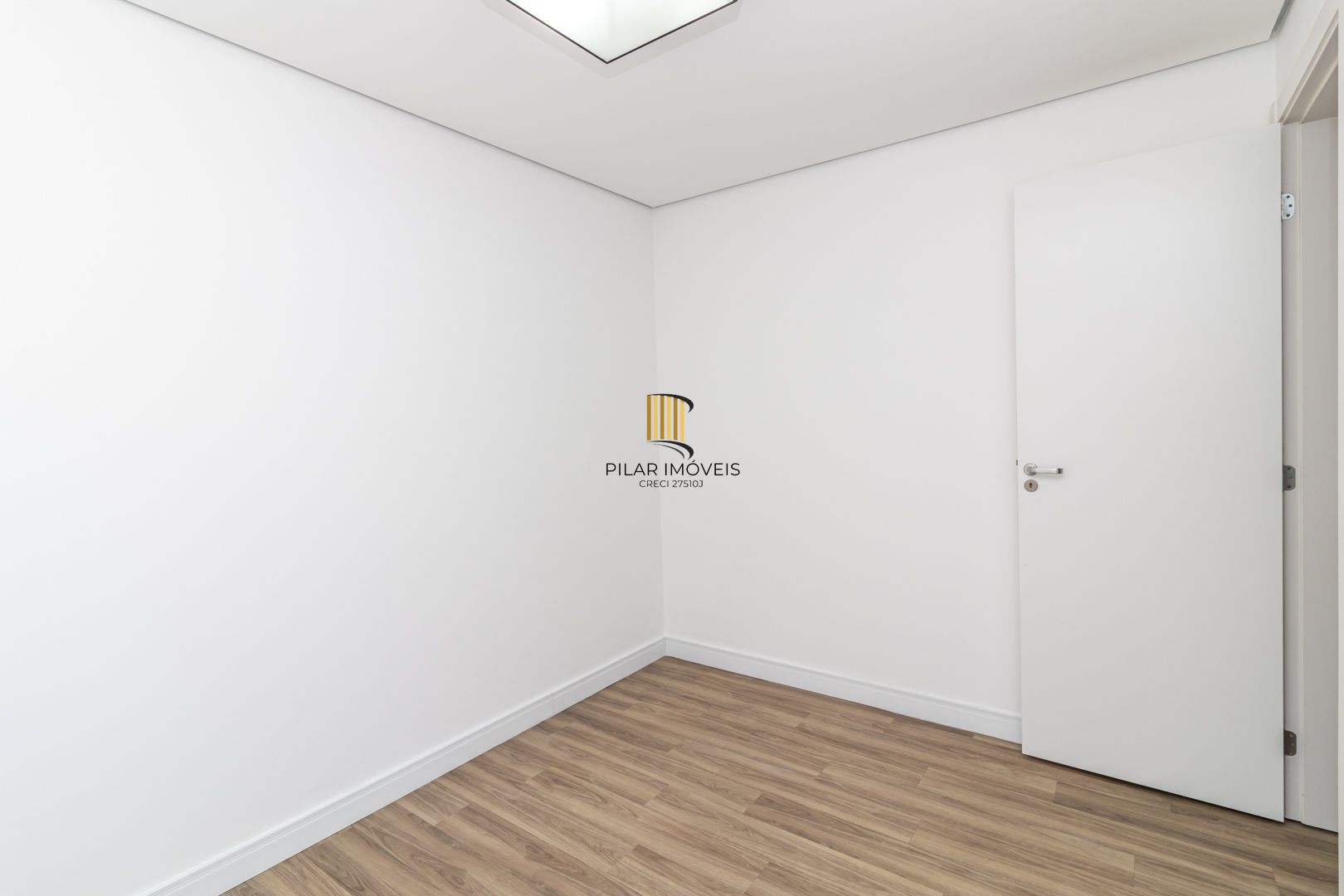 Apartamento no Jardim Botânico de 2 dormitórios e vaga DESOCUPADO