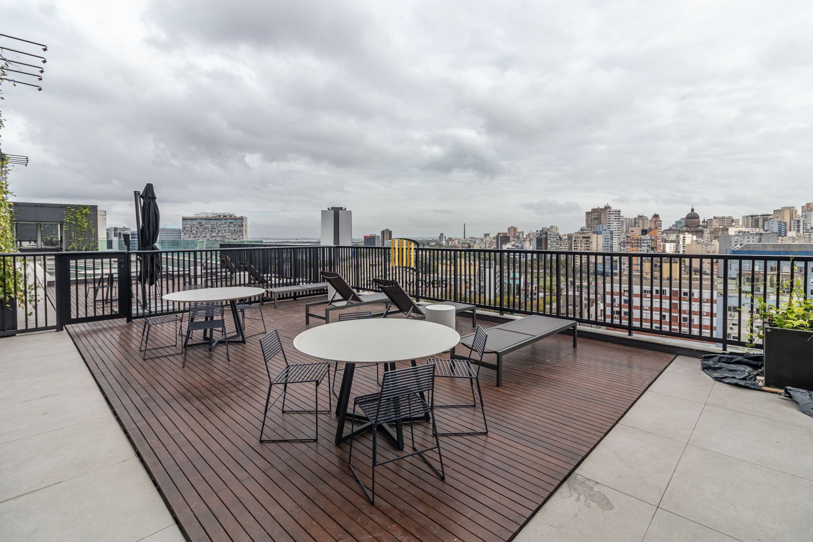 Apartamento NOVO no Go Cidade Baixa de 2 dormitórios vaga e infra