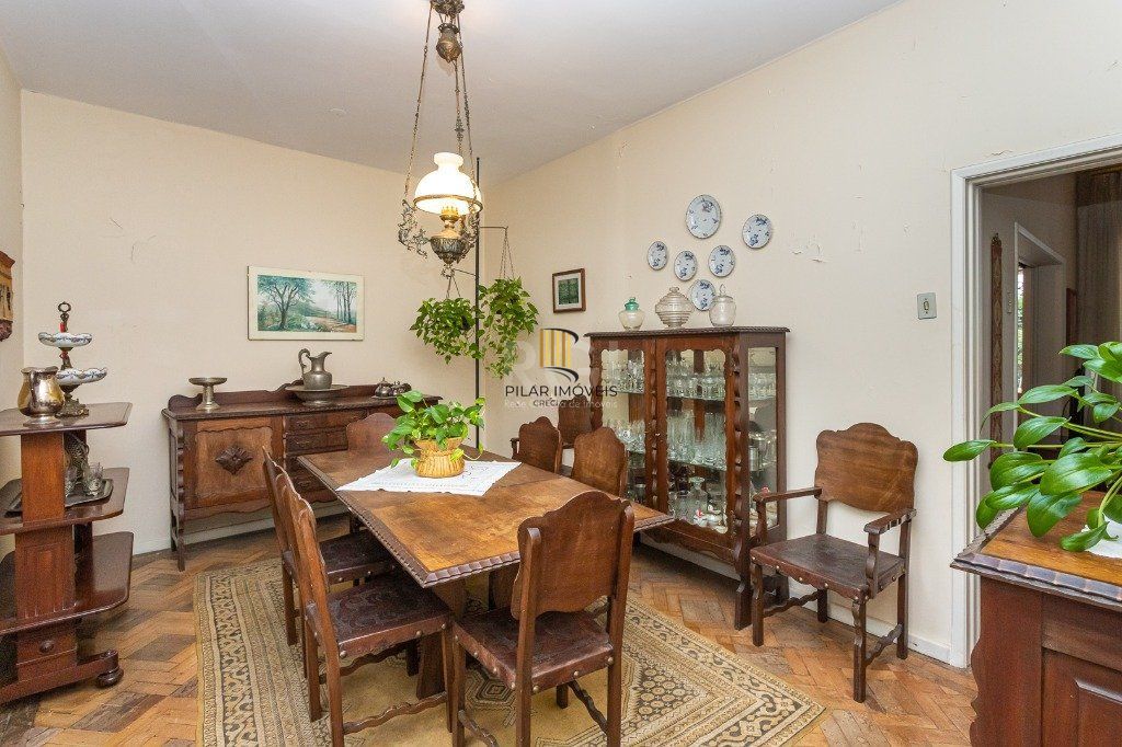 Casa no bairro Petrópolis de 3 dormitórios