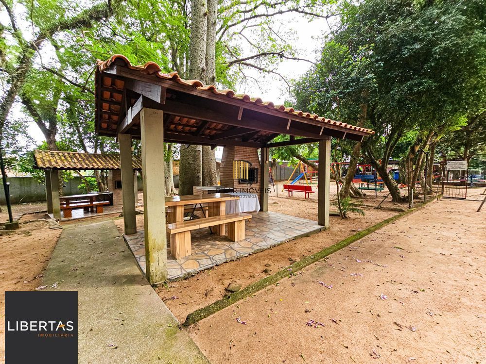 Apartamento no bairro Cristal de 2 dormitórios e vaga DESOCUPADO