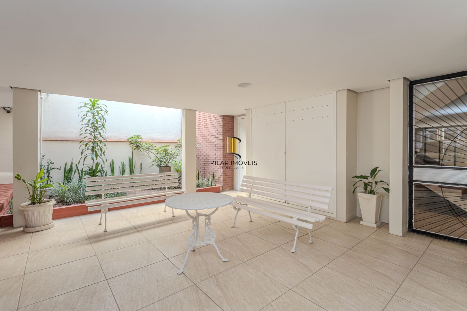 Apartamento garden no bairro Santa Cecilia de 2 dormitórios e vaga