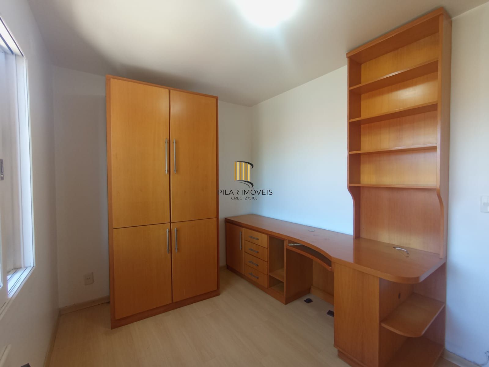 Apartamento no bairro Teresópolis de 2 dormitórios e vaga DESOCUPADO