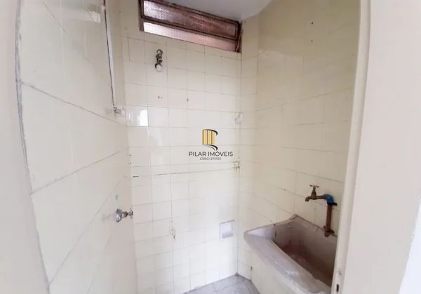 Apartamento no Petrópolis de 3 dormitórios e 2 vagas
