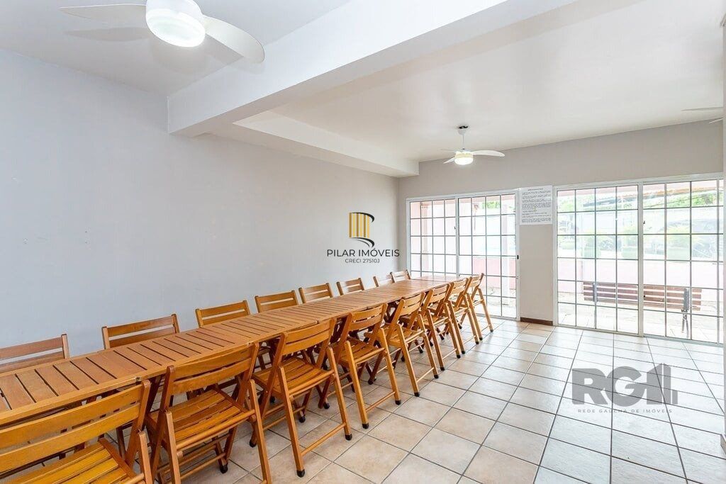 Casa em condomínio no Sarandi de 2d vaga e infra