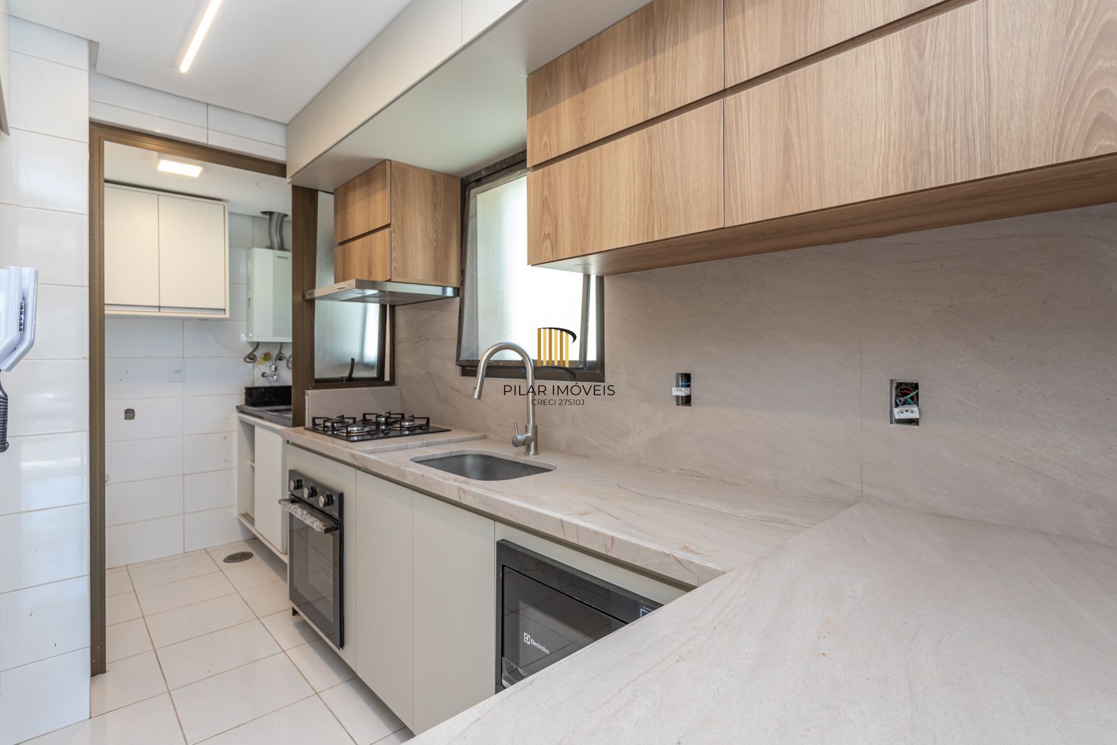 Apartamento no bairro Mont Serrat de 2 suítes e 2 vagas DESOCUPADO