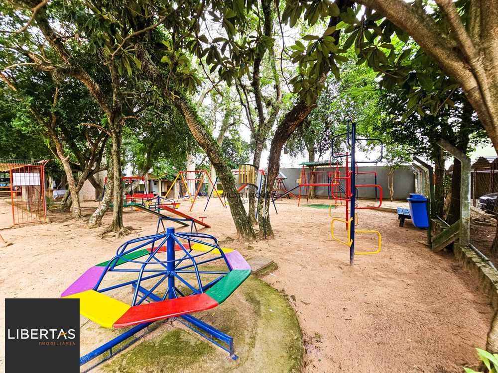 Apartamento no bairro Cristal de 2 dormitórios e vaga DESOCUPADO