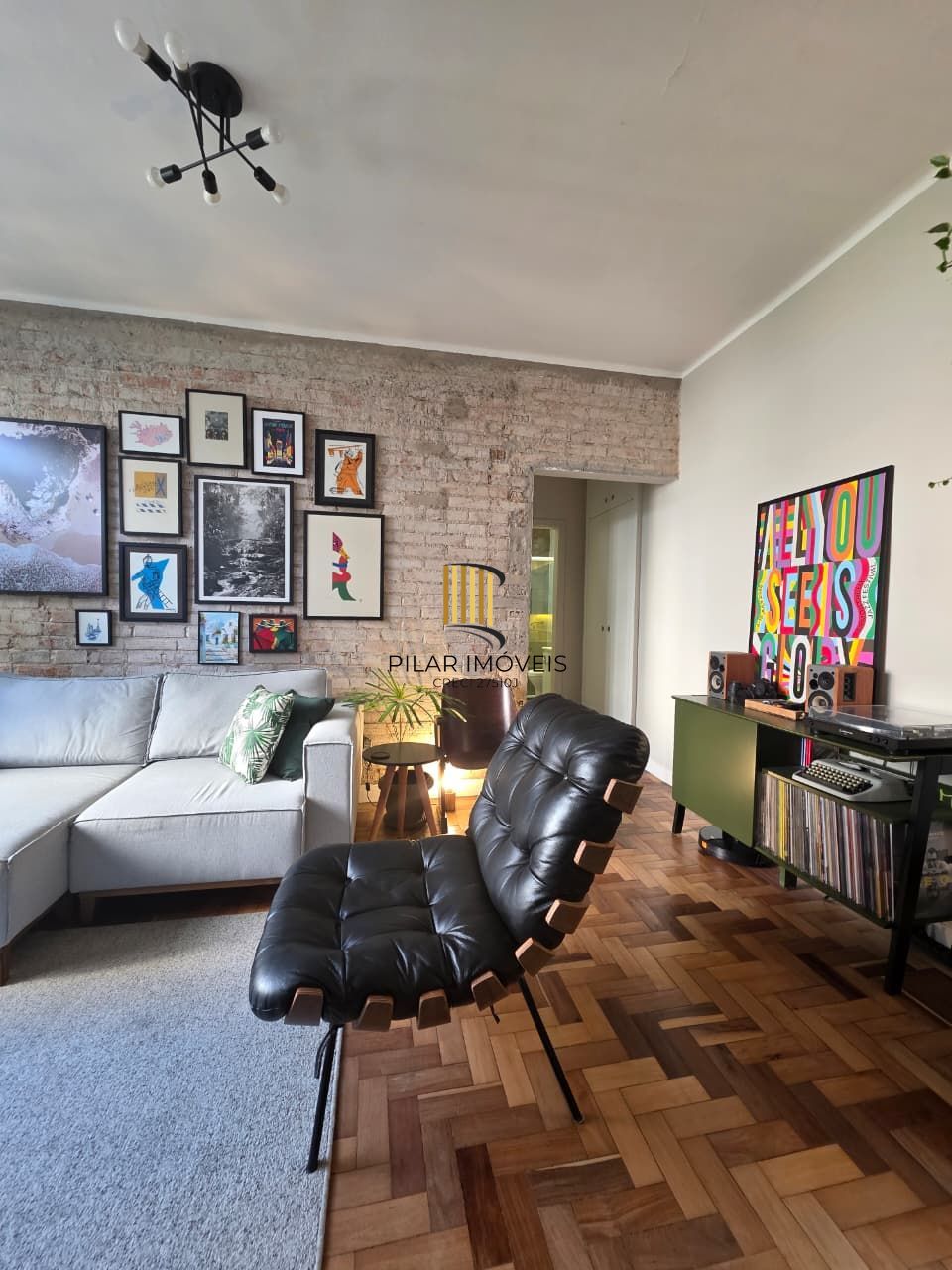 Apartamento no Centro reformado semi mobiliado de 1 dormitório