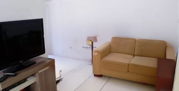 Apartamento térreo no bairro Petrópolis de 1 dormitório e pátio