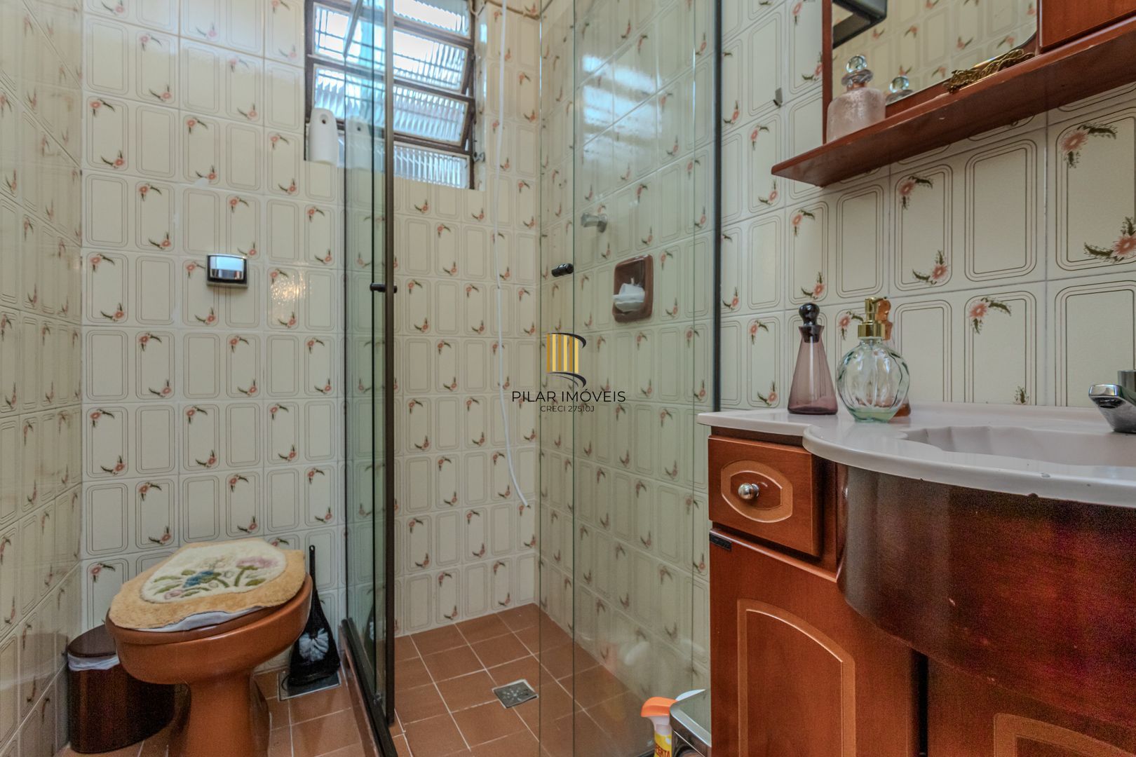 Prédio Residencial no Passo D'areia com 8 dormitórios e 8 vagas