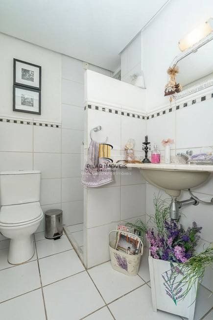 Cobertura no bairro Auxiliadora de 4 dormitórios e vaga