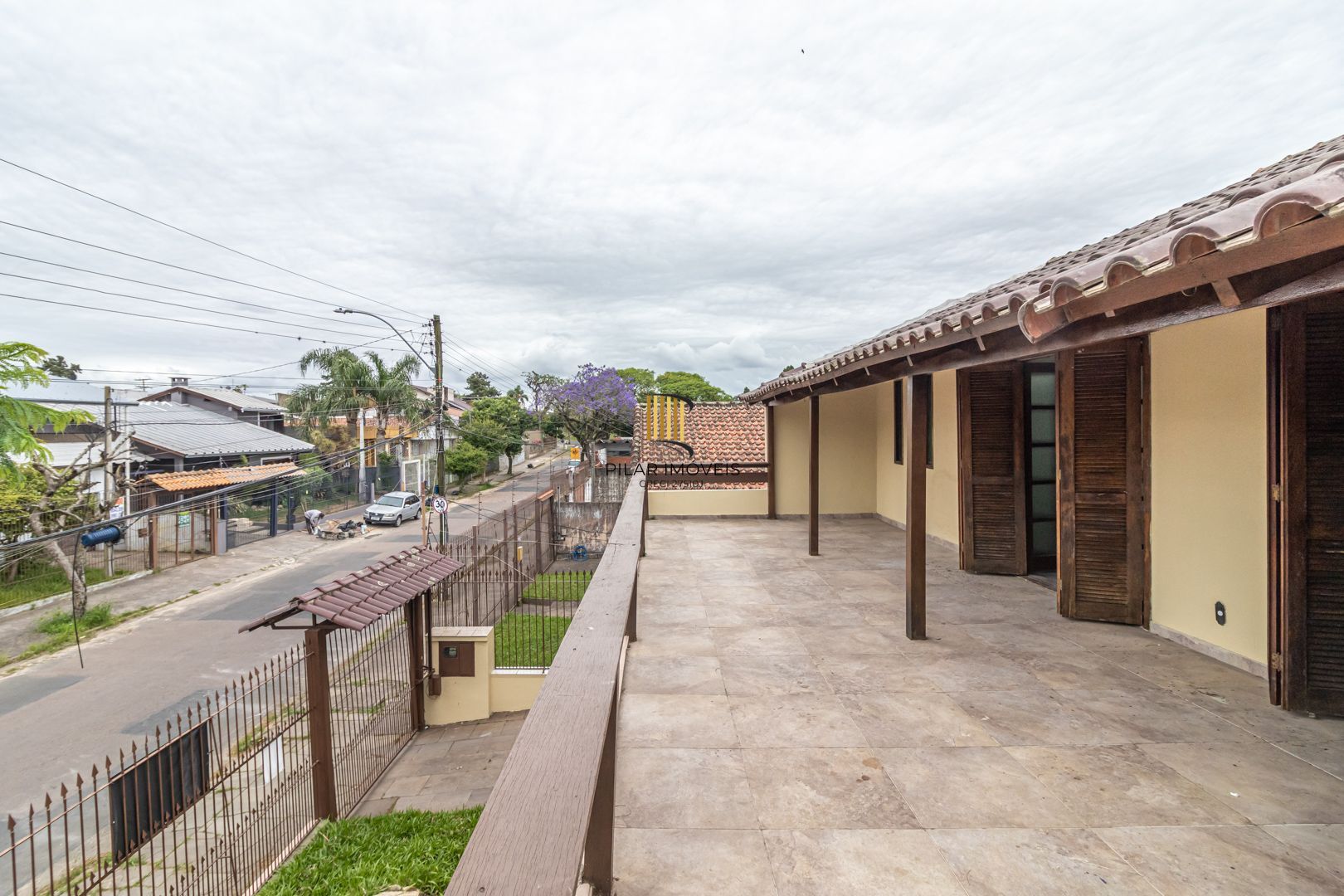 Casa no bairro Sarandi com 4 dormitórios e 4 vagas