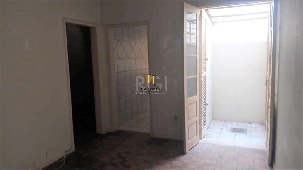 Apartamento na Cidade Baixa de 1 dormitório térreo desocupado