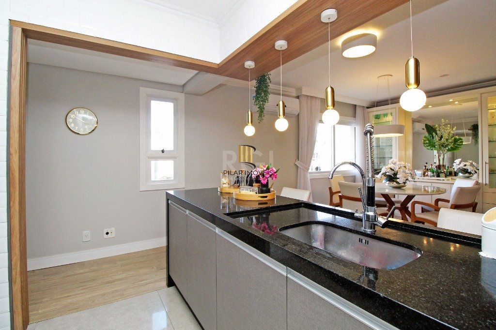 Apartamento 3 dormitórios 2 vagas - Petrópolis