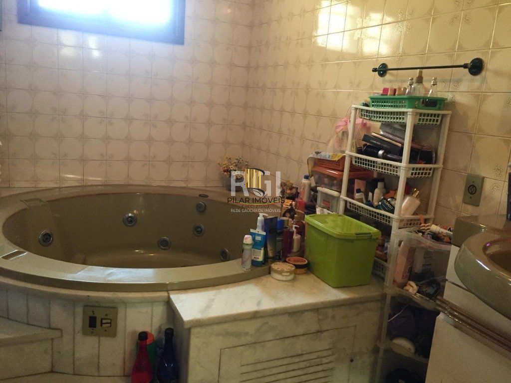 Casa para Venda - 340m², 4 dormitórios, sendo 2 suites, 3 vagas - Jardim Lindóia
