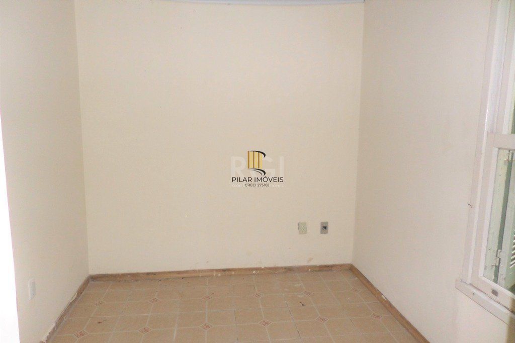 Casa na Hípica com 3 dormitórios e 2 vagas