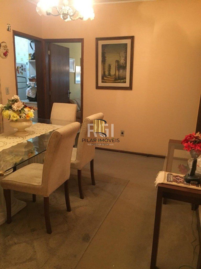 Casa para Venda - 340m², 4 dormitórios, sendo 2 suites, 3 vagas - Jardim Lindóia