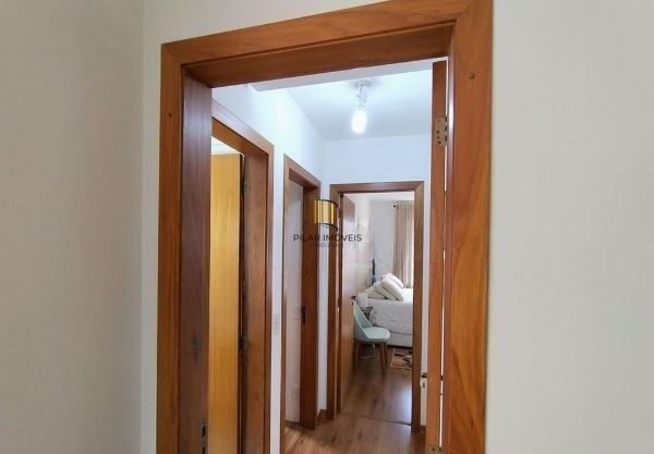 Apartamento no bairro Teresópolis de 2 dormitórios e vaga