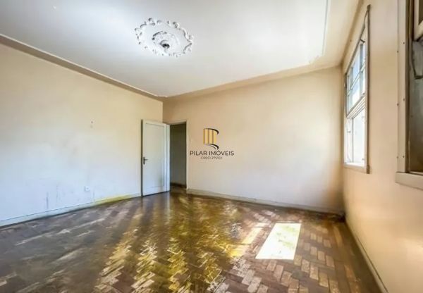 Apartamento no Bom Fim de 3 dormitórios frente com 103m² DESOCUPADO