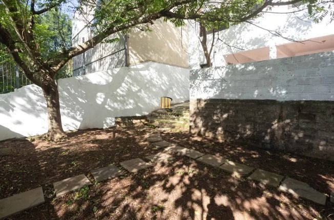 Prédio comercial no bairro Vila Jardim com 550m²