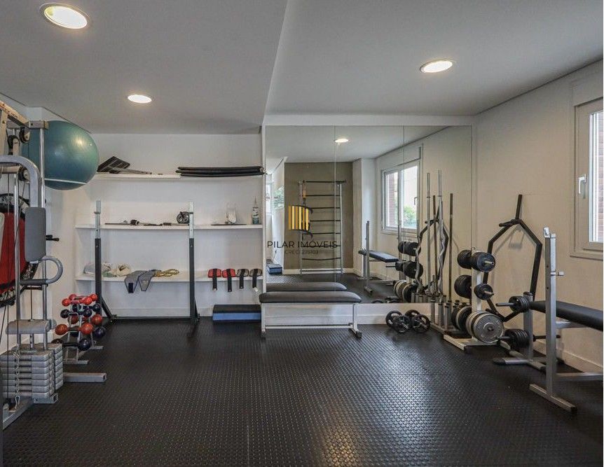 Apartamento no bairro Higienópolis de 2 dormitórios e 2 vagas