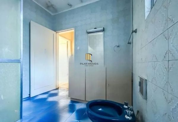 Apartamento no Bom Fim de 3 dormitórios frente com 103m² DESOCUPADO