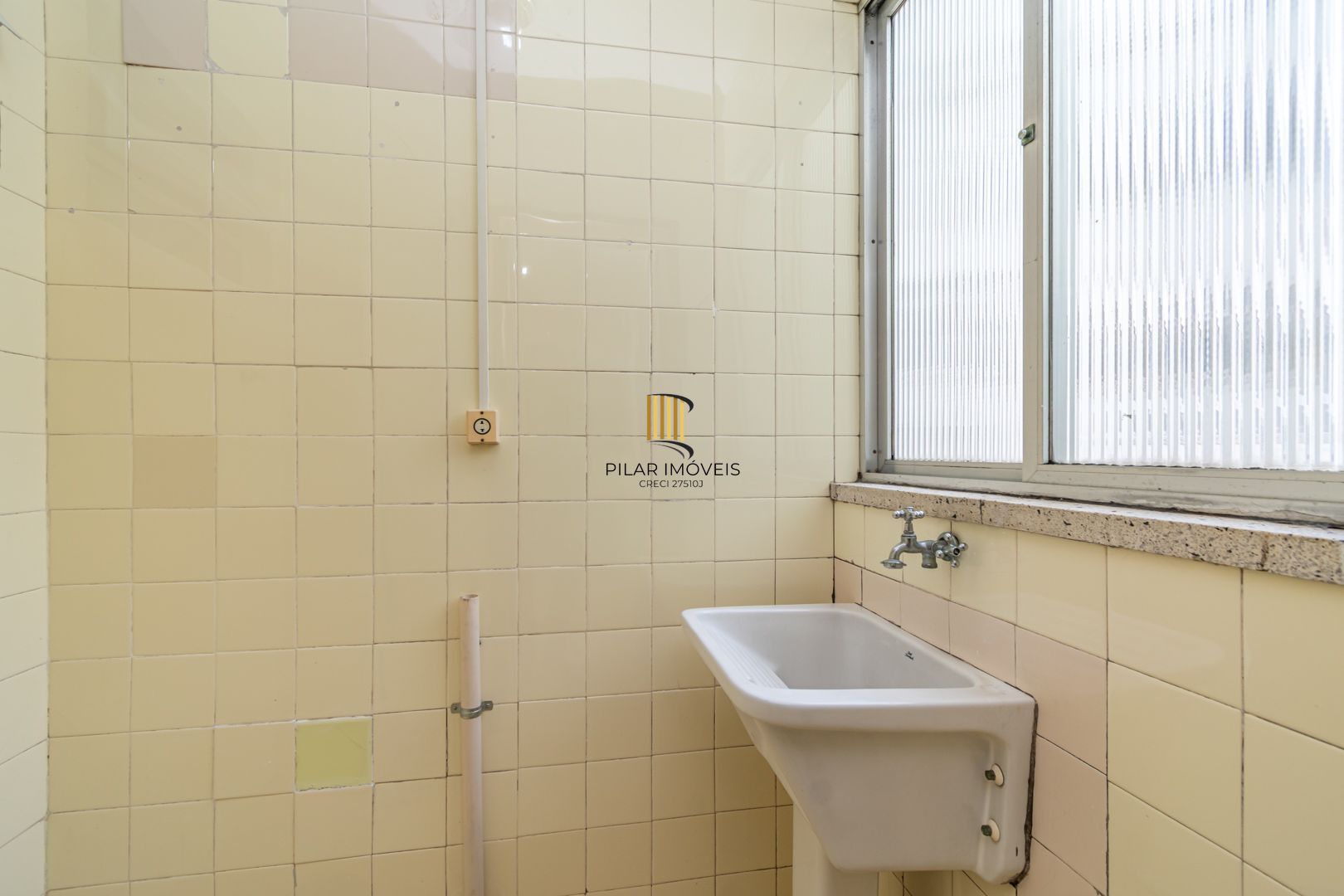 Excelente apartamento em frente ao Hospital de Clinicas