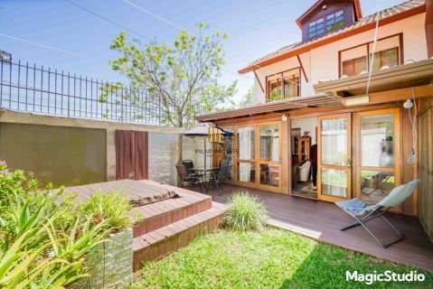 Casa em Condomínio 3 dorms, 2 vagas de garagem, 129m² privativos, à venda Avenida Eduardo Prado, Cavalhada - Porto Alegre