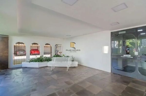 Apartamento no Passo D'areia de 1 dormitório e vaga DESOCUPADO