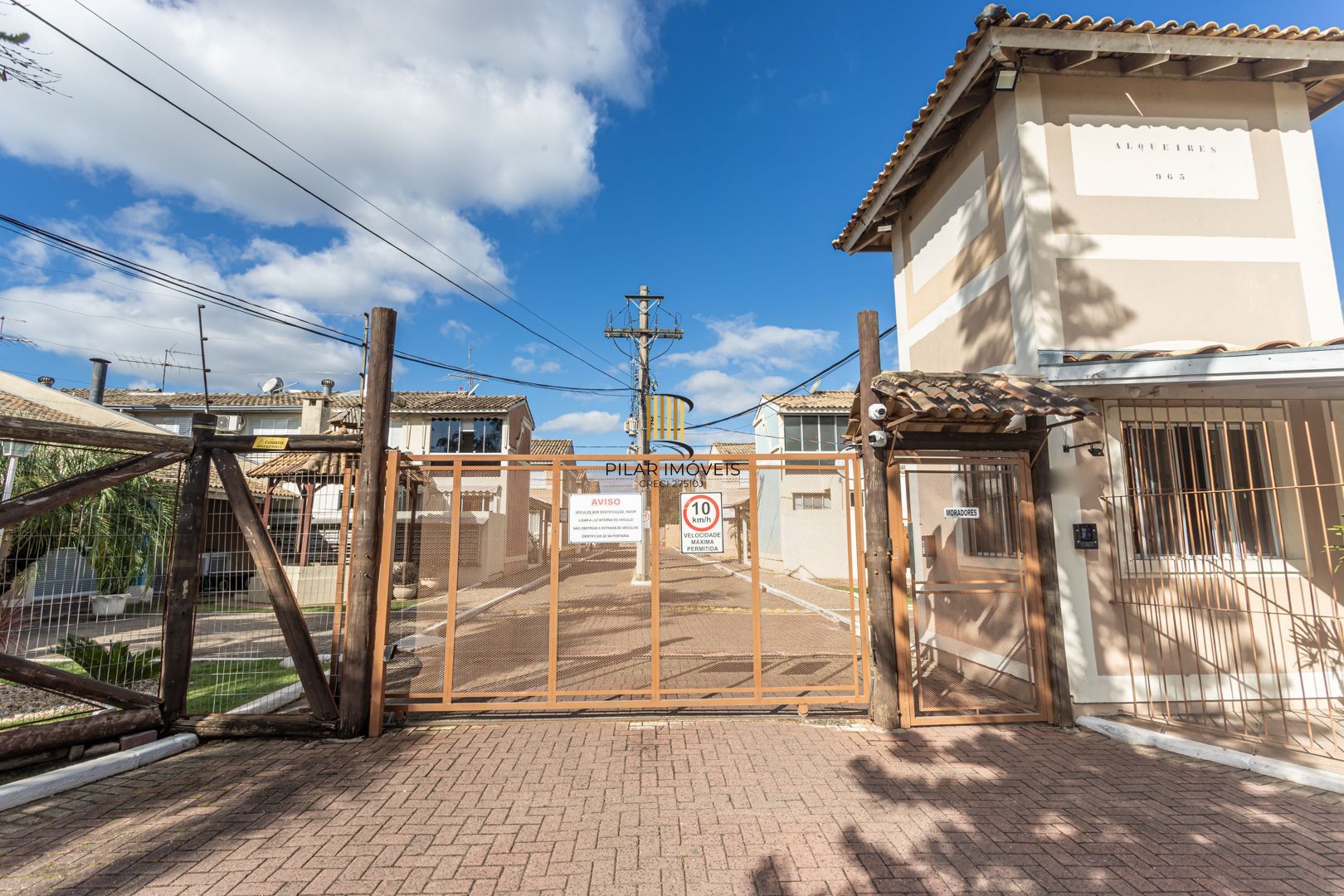 Casa de Condomínio 3 dormitórios no bairro Humaitá