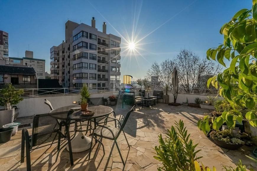 Cobertura no bairro Auxiliadora de 4 dormitórios e vaga