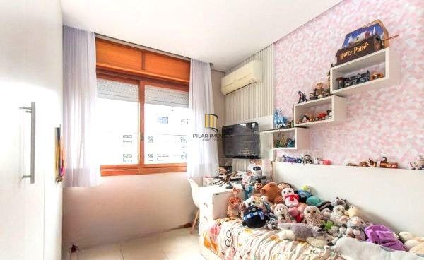 Cobertura duplex no bairro Auxiliadora de 2 dormitórios  2 vagas e terraço