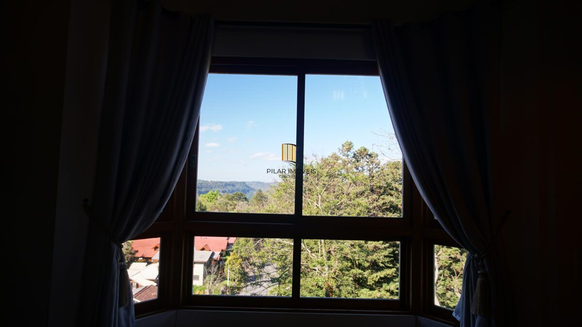 Cobertura no bairro Lago Negro em Gramado de 3 dormitórios e vaga