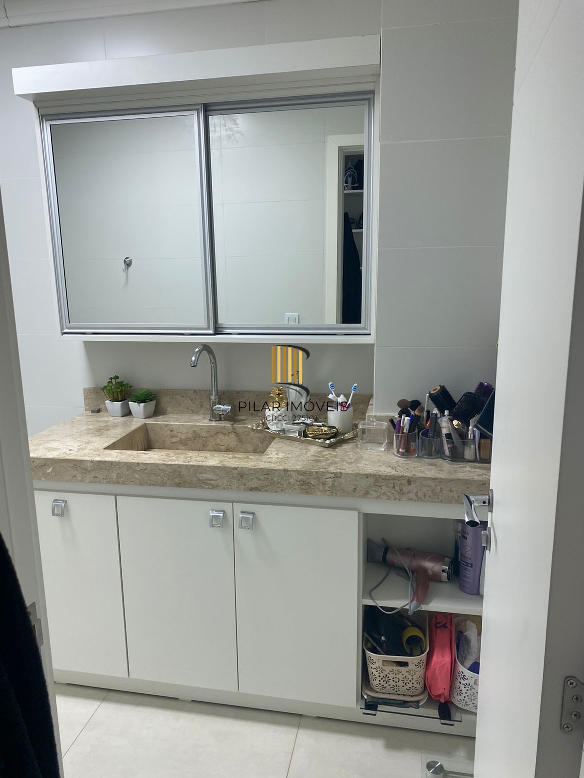 Casa sobrado no Condomínio Golden River em Imbé com 4 dormitórios