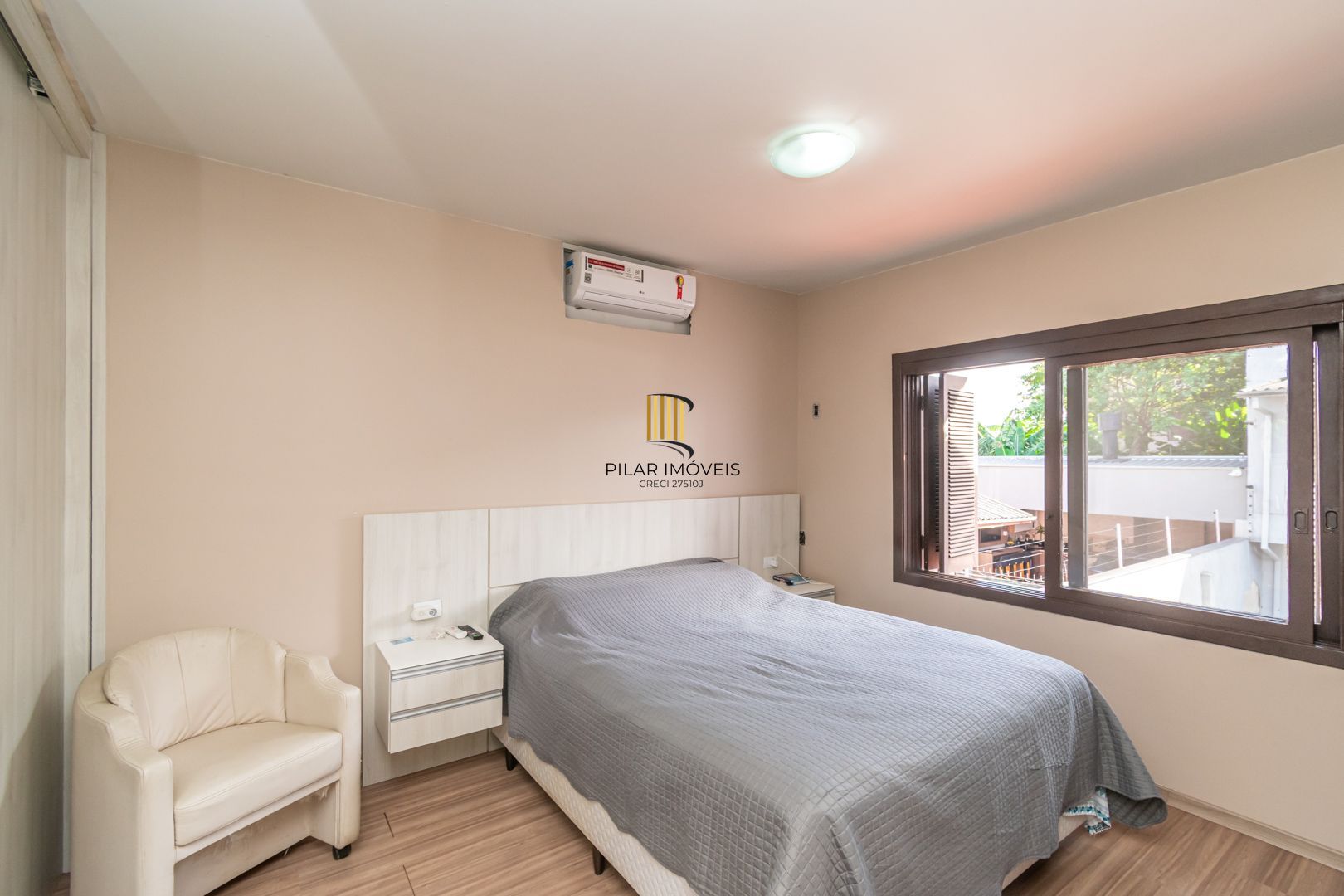 Casa 03 dormit (suíte e closet) e 4 vagas, na Vila Ipiranga, em Porto Alegre, RS