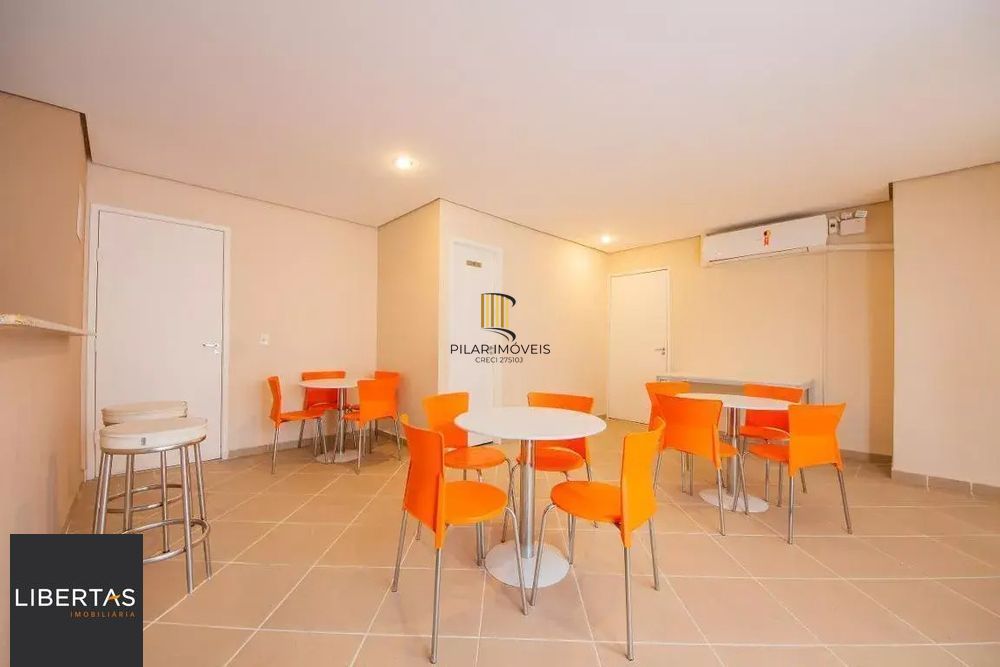 Apartamento de 2 dormitórios, vaga e infra no Jardim Itú