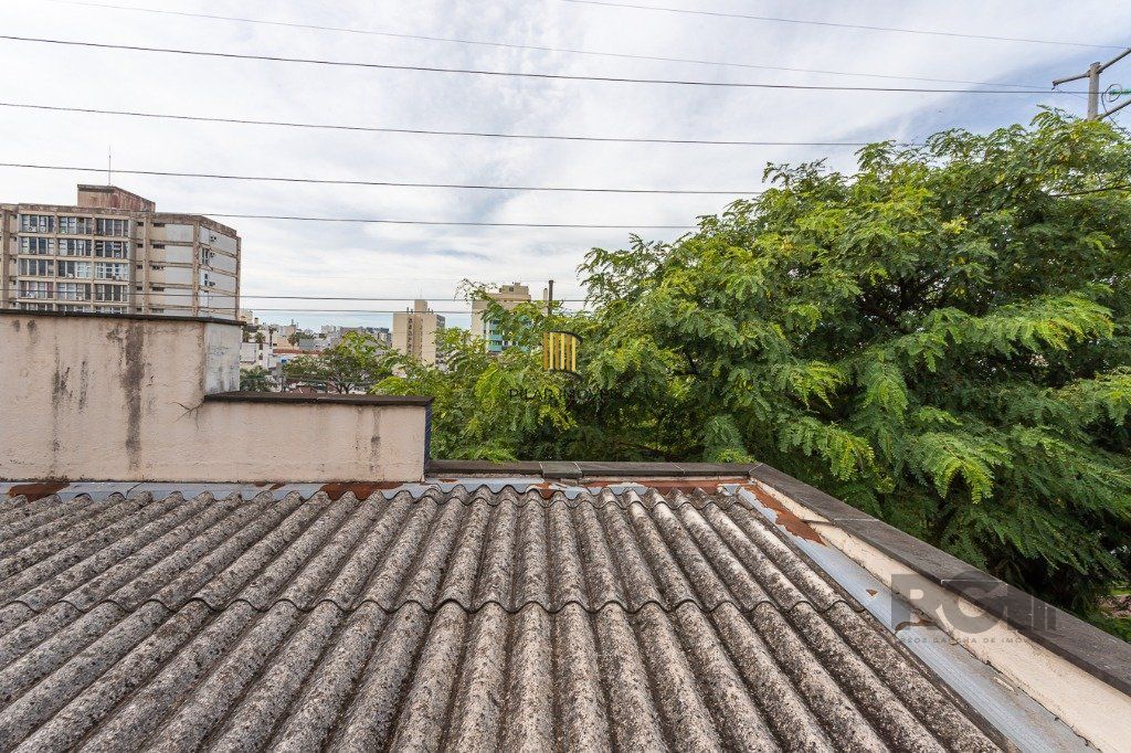 Sala Comercial no Menino Deus desocupada