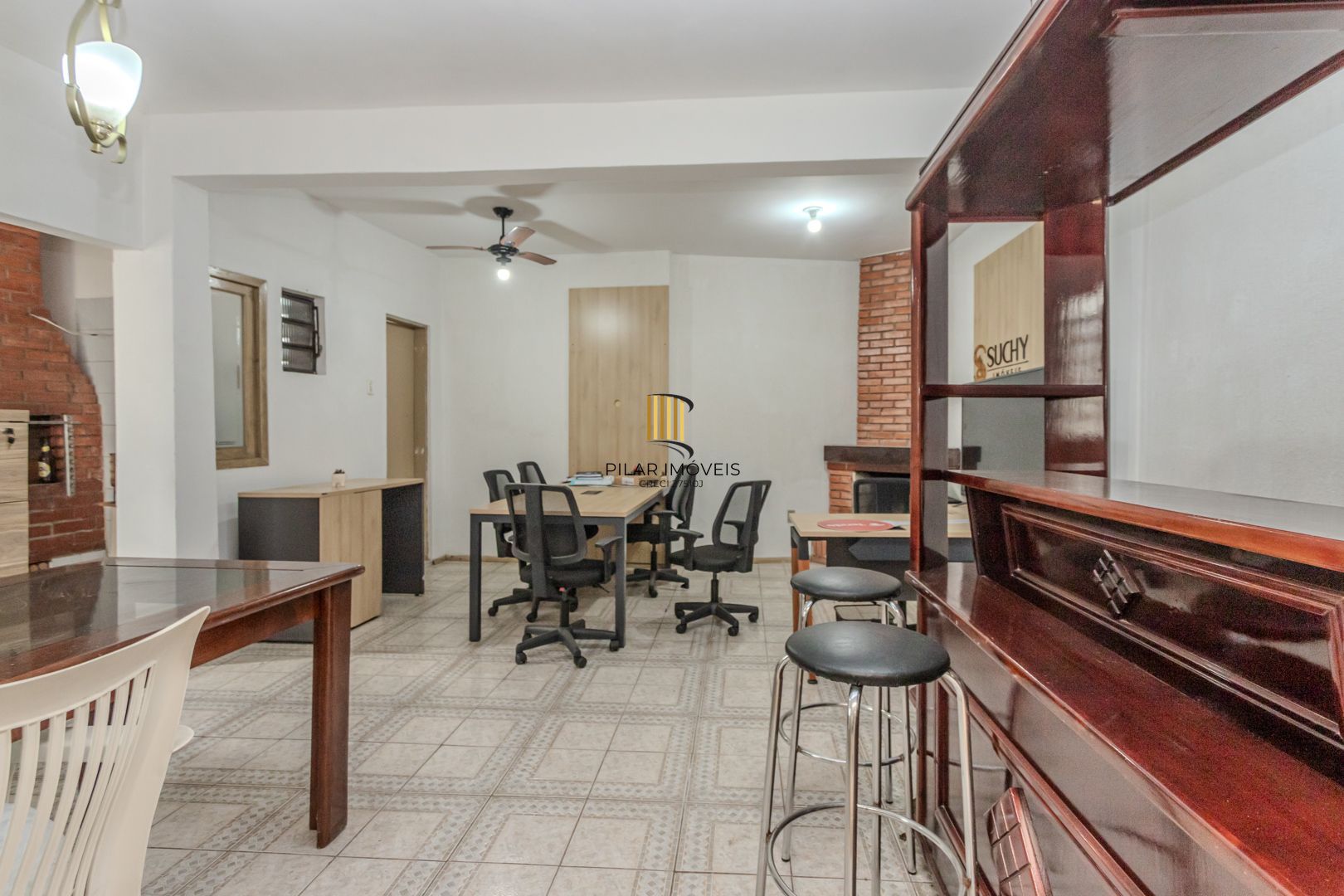 Prédio Residencial no Passo D'areia com 8 dormitórios e 8 vagas