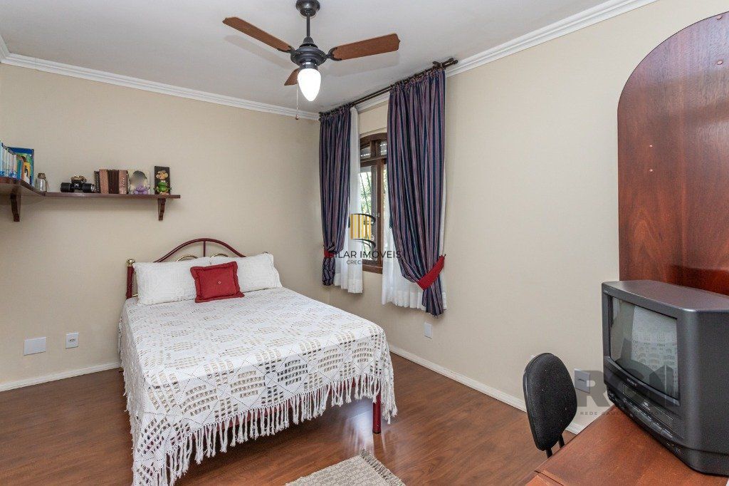 Casa no bairro Vila Ipiranga de 3 dormitórios e 3 vagas